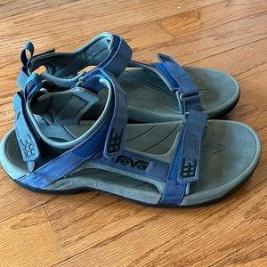 Reva Tanza Adjustable strap sandals